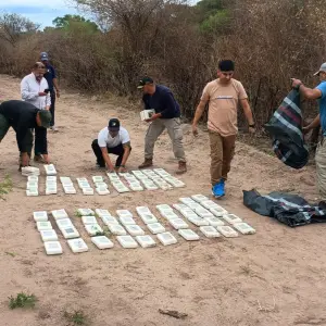 Narcoavioneta en videos: Finalmente hallaron 364 kilos de cocaína y hay cuatro detenidos