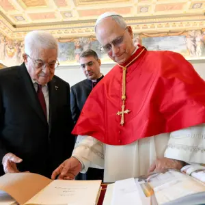 El Papa León XIV se reunió con el presidente palestino Mahmoud Abbas