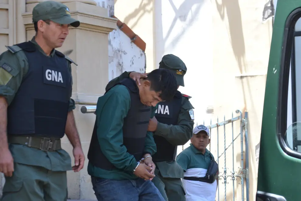 Gendarmería traslada a los imputados fuera del Juzgado Federal