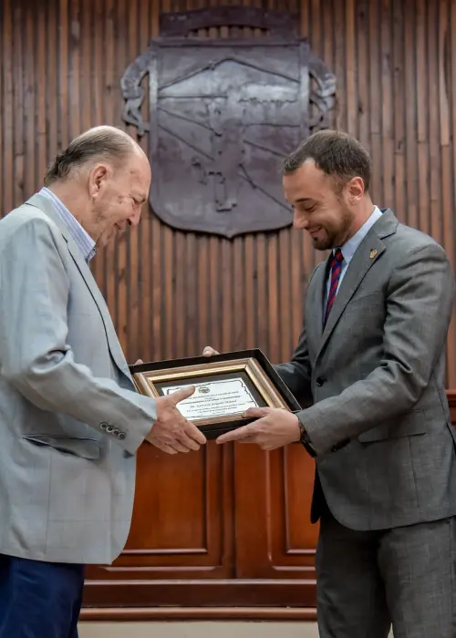 Gervasio Salgado Mijaiel, distinguido en el Concejo Deliberante de Salta.
