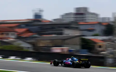 Franco Colapinto no pudo terminar entre los primeros 15 en la clasificación para el GP de Brasil.