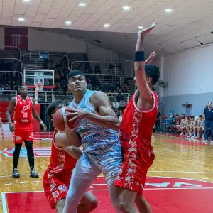 Salta Basket no pudo con San Isidro en el cierre de su gira por el país y perdió un partido muy ajustado