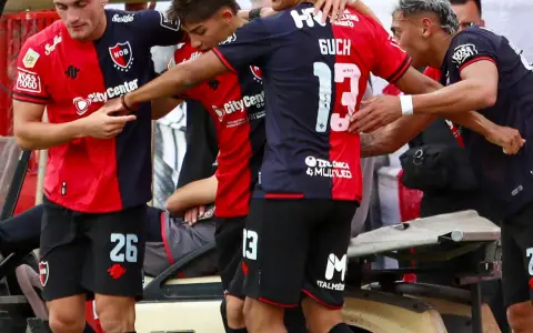 El festejo del segundo gol de Newell's. Una victoria que sabe a salvación.