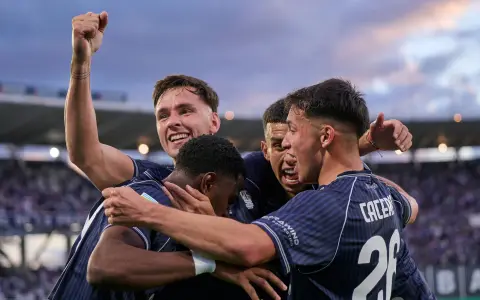 El festejo de Talleres tras el gol de Ulises Ortegoza. 