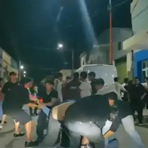 Batalla campal entre jóvenes de El Galpón al salir de una fiesta