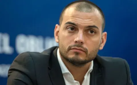 Emmanuel Álvarez Agis 