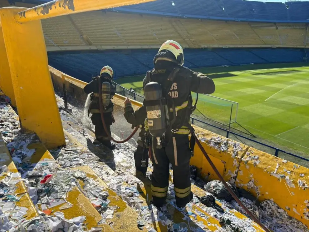 Más imágenes del incendio en La Bombonera.