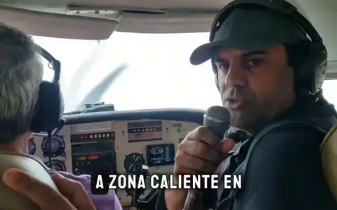 El legislador Orozco en pleno vuelo.