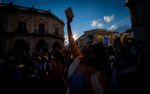 Marcha universitaria en Salta