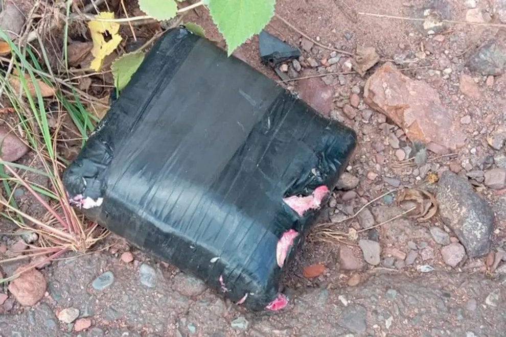 La droga arrojada a la vera de la ruta 68.