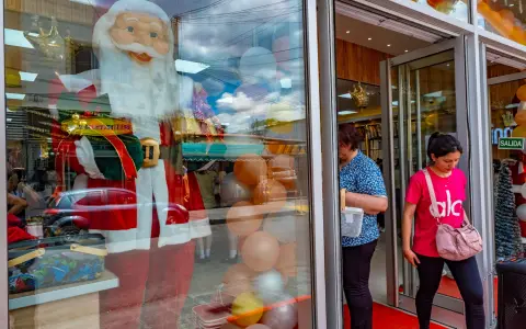 Navidad en salta comercios empiezan a vender productos, pese a la crisis de las jugueterias