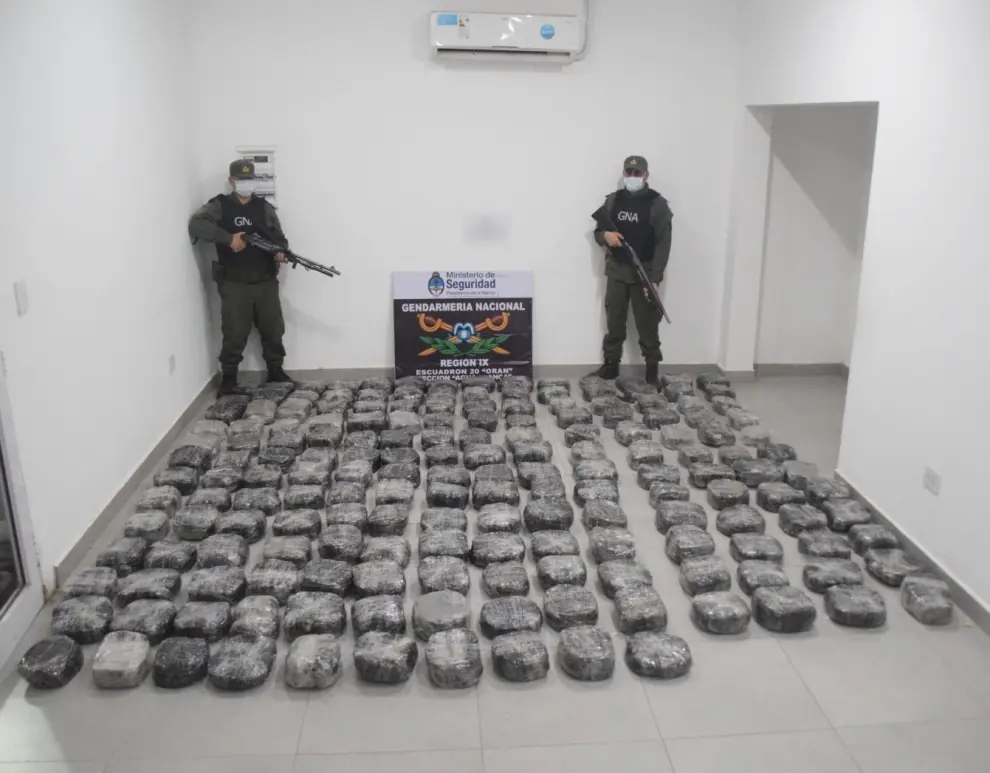 Los paquetes que fueron secuestrados por Gendarmería.