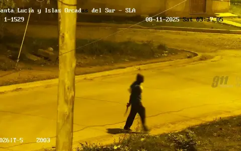 Captura del hombre con un cuchillo.