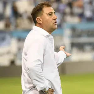 Otro papelón de la AFA: sancionaron a un técnico por declaraciones contra Tapia y Toviggino ¡que nunca hizo!