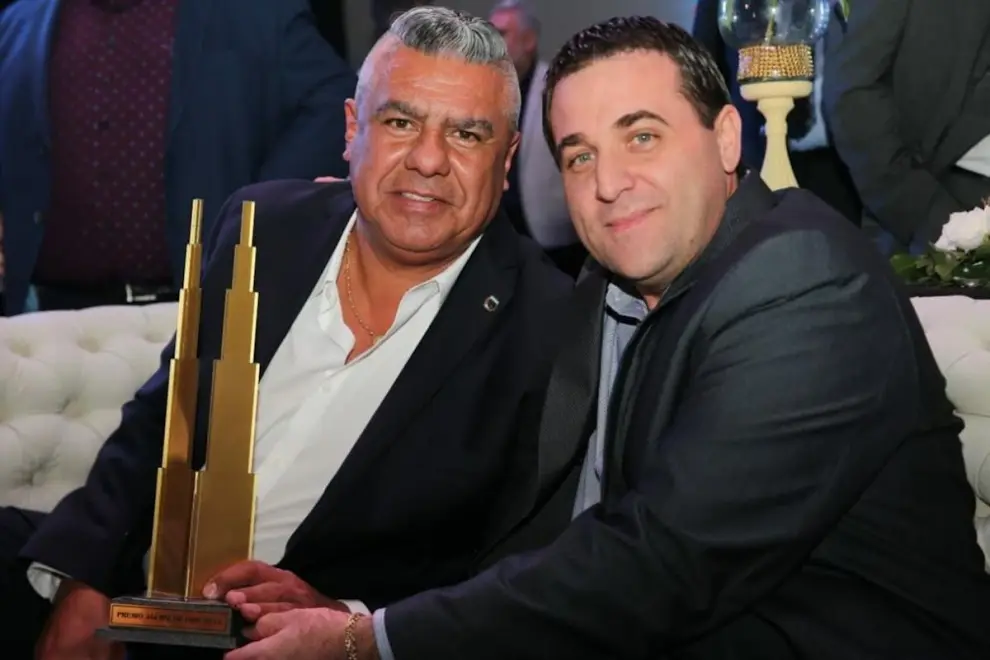 Claudio Tapia y su ladero Pablo Toviggino.