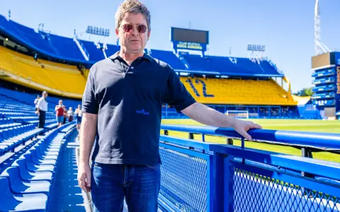 Noel Gallagher, de visita en la Bombonera.