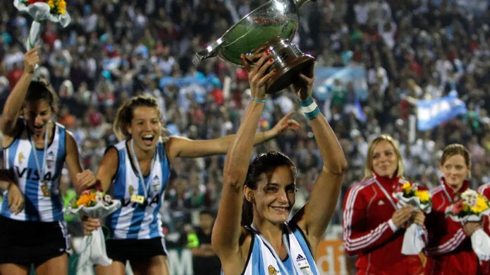 Luciana "lucha" Aymar, la jugadora que mas veces se consagró como la mejor del mundo en la historia del hockey.