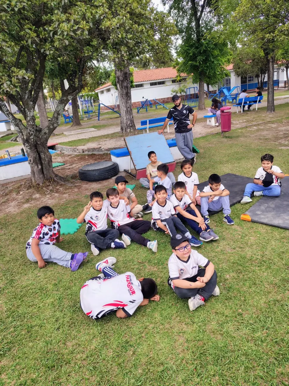 Cada vez son más los chicos que se animan a aprender Parkour