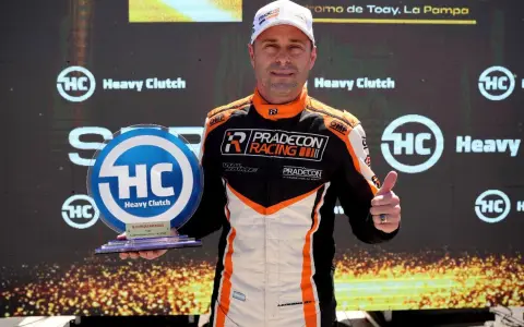 Christian Ledesma se llevó la carrera de La Pampa del Turismo Carretera.