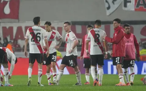 Qué necesita River para evitar el papelón de no jugar la Copa Libertadores. 