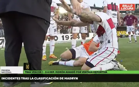 Así terminaron los jugadores de Deportivo Morón en Puerto Madryn, despojados por el árbitro y dañados con gas pimienta de la Policía.