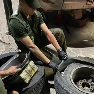 Detienen en la frontera con Brasil a un taxista que era buscado en Salta por tráfico de cocaína