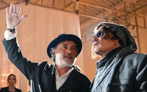 Johnny Depp y Corcho Rodríguez