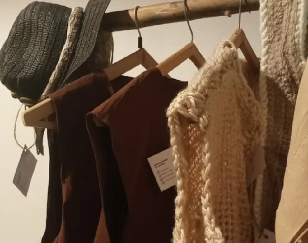 Lino y lana, los materiales más usados por la diseñadora.