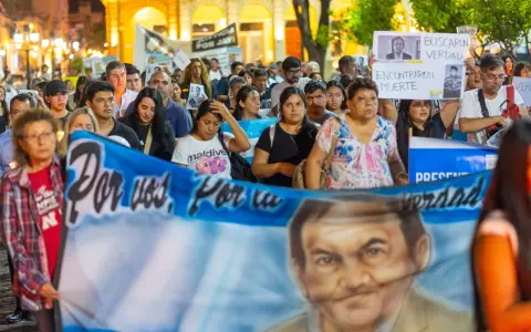 Marcha por Vicente Cordeyro.