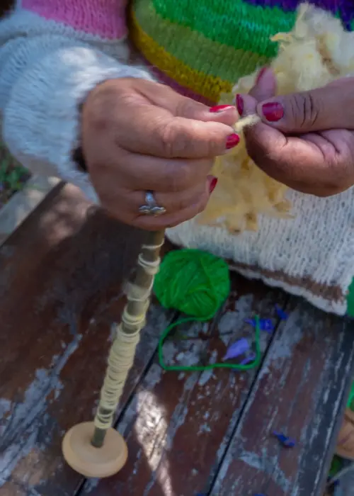 Teófila Urbano tejedora 
