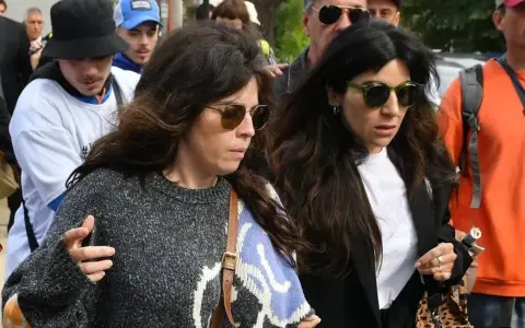 Dalma y Giannina Maradona 