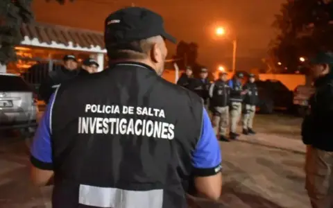 Policías de Salta investigan a uno de sus pares.