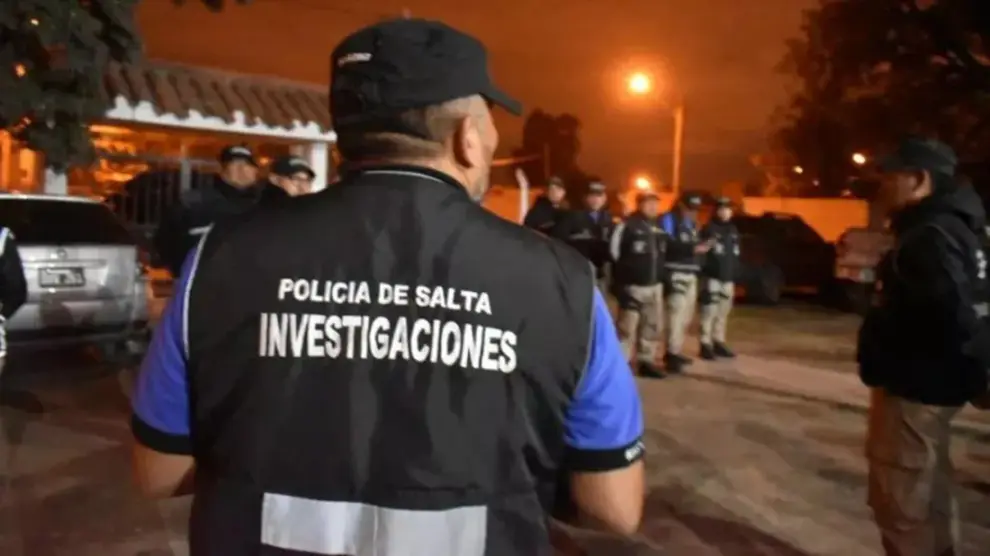 Policías de Salta investigan a uno de sus pares.