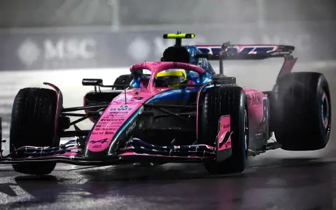 Franco Colapinto, bajo la lluvia en Las Vegas.