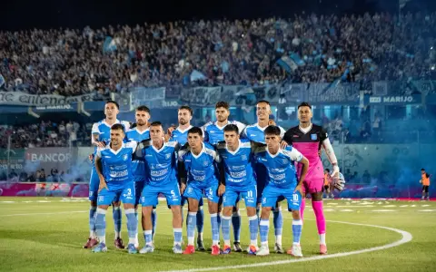 Estudiantes de Río Cuarto, a un paso de meterse en la Liga Profesional.