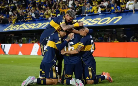El festejo de Boca tras el primer gol de Miguel Merentiel.