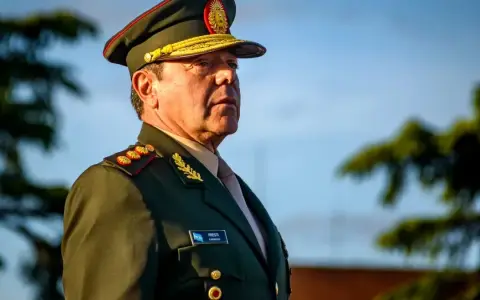 Carlos Presti Ministro Defensa