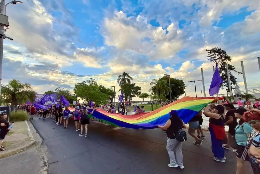 38° ENCUENTRO PLURINACIONAL
MUJERES, LESBIANXS, TRAVESTIS, TRANS,
BISEXUALES, INTERSEXUALES Y NO BINARIES