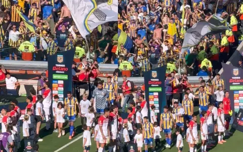 El polémico pasillo de espaldas que quedará en la historia del fútbol argentino.