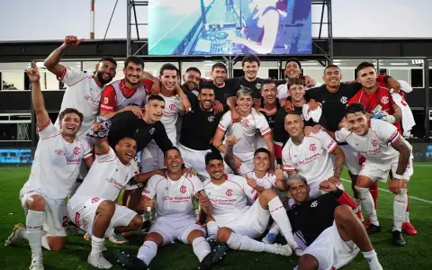 El festejo de Barracas Central tras pasar a cuartos de final del Clausura de Primera.
