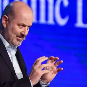 Federico Sturzenegger justifica los despidos en el Servicio Meteorológico Nacional