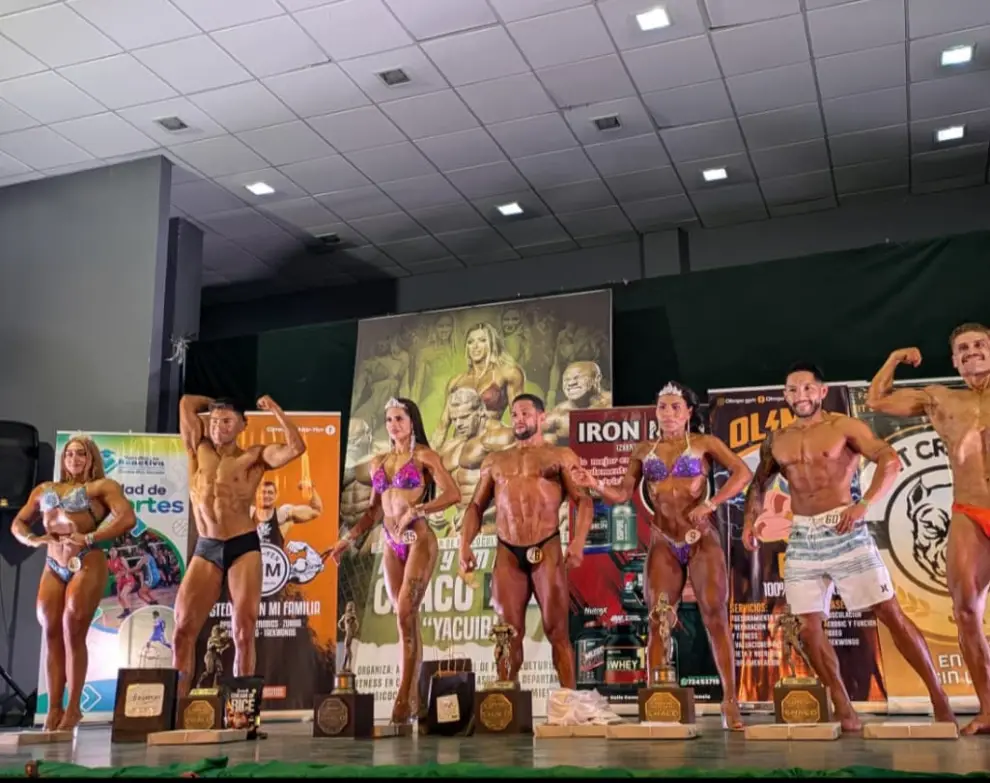 Castro junto a los ganadores de las demás categorías del Mr. Chaco 2025