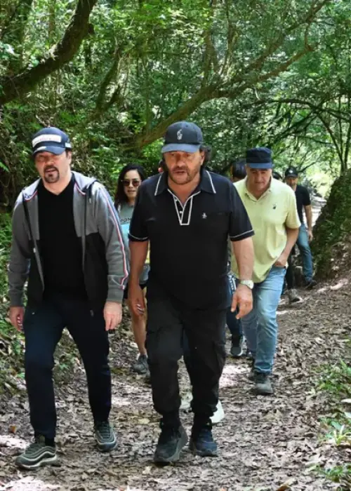 El embajador de Francia y el gobernador visitan la Quebrada de San Lorenzo
