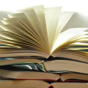 Cinco libros que habría que leer antes de la Navidad