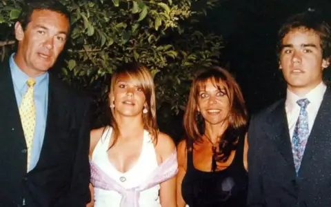 Nora Dalmasso y su familia