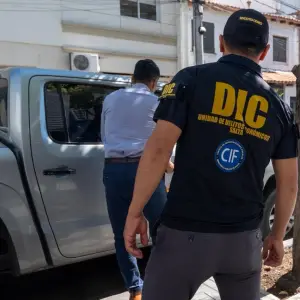 Retiraron documentación del Círculo Médico de Salta relacionada a posibles facturas apócrifas