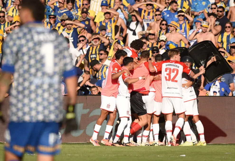 Estudiantes de La Plata dejo afuera a Central.