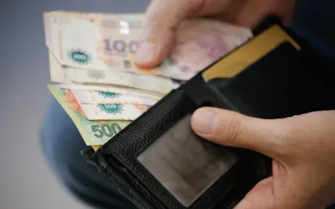 La Central de Trabajadores de la Argentina-Autonoma, acusa al gobierno de promover un "salario mínimo por debajo de la indigencia".