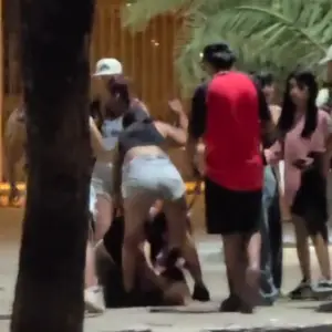 Tremenda pelea entre jóvenes mujeres en pleno centro de General Güemes