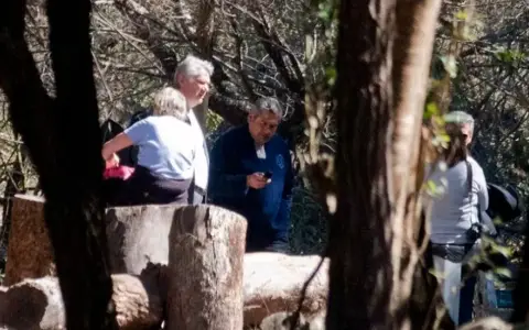 Familiares de las víctimas en La Quebrada de San Lorenzo.